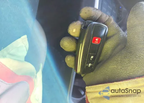 2019 Toyota Rav4 Xle z USA, uszkodzony, nr VIN 2T3P1RFVXKC043750